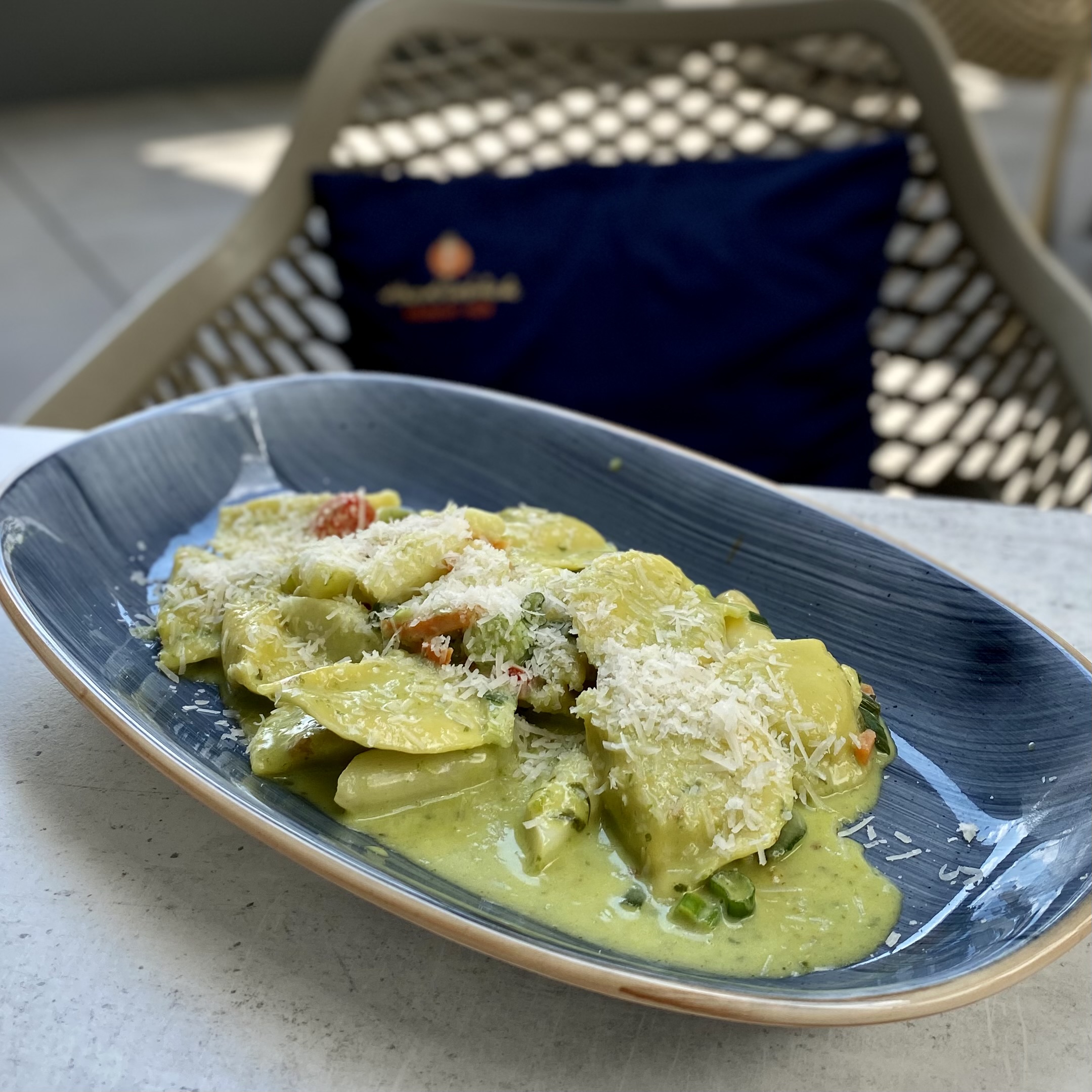 Nudeltaschen mit Spargel